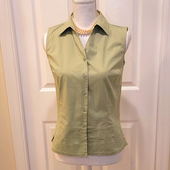 croft & barrow Tops - Croft & Barrow Stretch V Neck Embroidery Top